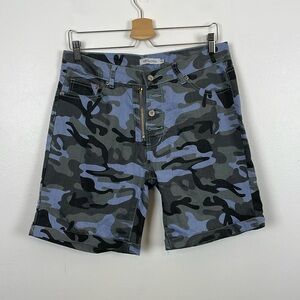 Misslook Camo Mens 2XL Faux Zip Closure 5 Pocket Cuff Hem Green Black Shorts